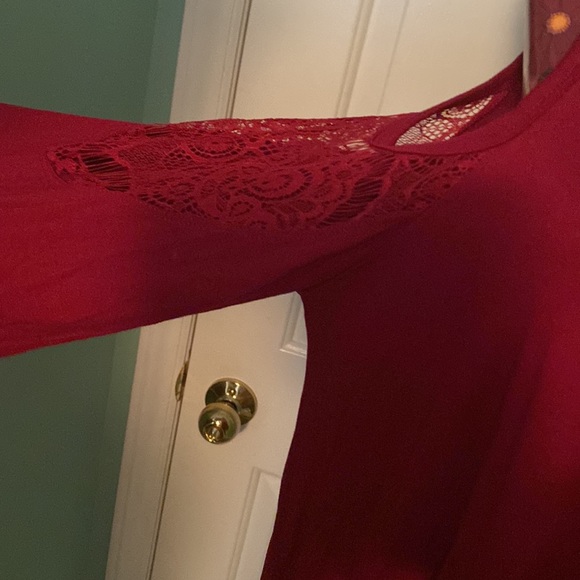 Spaghetti strap top - Picture 2 of 2